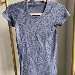 Lululemon atheltic shirt 4