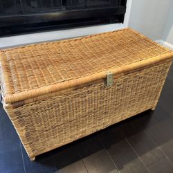  Vintage Wicker Storage Trunk | Woven Rattan Chest with Hinged Lid
