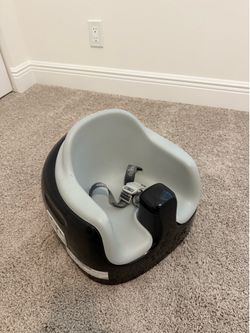 Baby seat with shelf