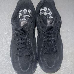 Women’s New Balance Black Shoes Size 8