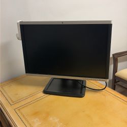 13 Dell and HP Desk Top Monitors