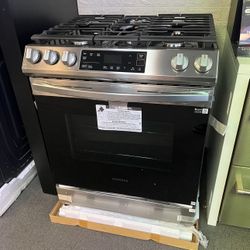 30” Samsung Gas Range Slide In Brand New