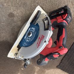 Milwaukee circular saw