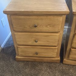 2 Wood Night Stands 
