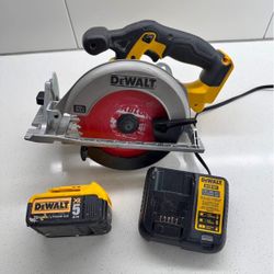 DEWALT DCS391 MAX Cordless 6-1/2 in. Circular Saw with (1) 20V 5.0Ah Battery, and Charger, great condition 
