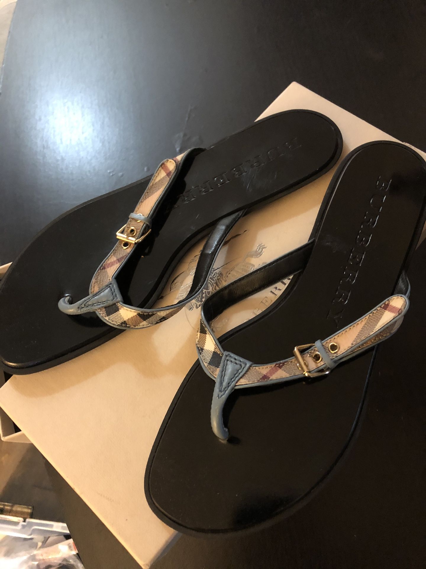 Brand New Burberry Flip Flops (Size 8)