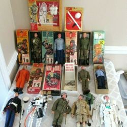Collector seeking vintage old GI Joe toys dolls and action figures accessories 1960s 70s 80s g.i. Joes toy figure collector 