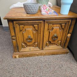 2 End Tables 