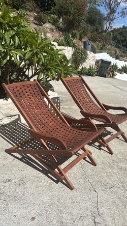 2 lounge chairs