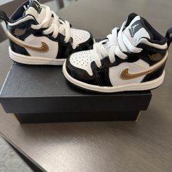 Jordan 1 (Toddlers Size 5)