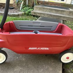 PRE-OWNED IN GOOD CONDITION RADIO FLAYER RED WAGON 