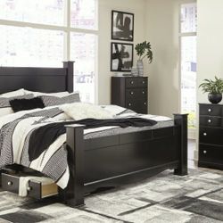 [SPECIAL] Mirlotown Storage Poster Bedroom Set

