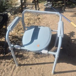  3-in-1 bedside commode chair 