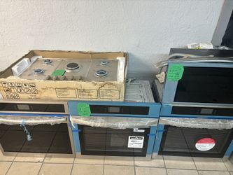 Brand New Wall Ovens & Cooktops