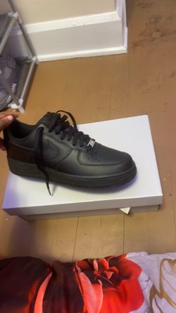 Black Nike Air Force 1 Low
