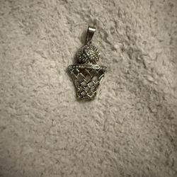 Men's basketball pendant