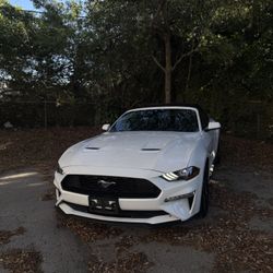 2022 Ford Mustang Premium Cabrio 