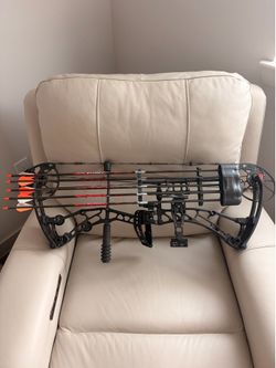 Bowtech Solution SS Compound Bow Package – 70lb / 30” Draw – Ready to Shoot