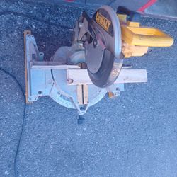 Dewalt Power Saw And Stand