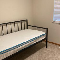 Twin metal Daybed With Mattress 
