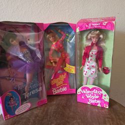 3 1990s Edition Barbies