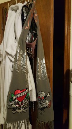 Grey ed hardy designer scarf