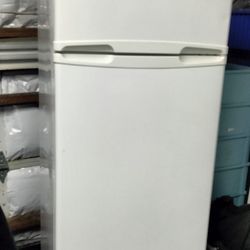 Igloo Refrigerator Freezer 10cuft Retails $580w/Tax