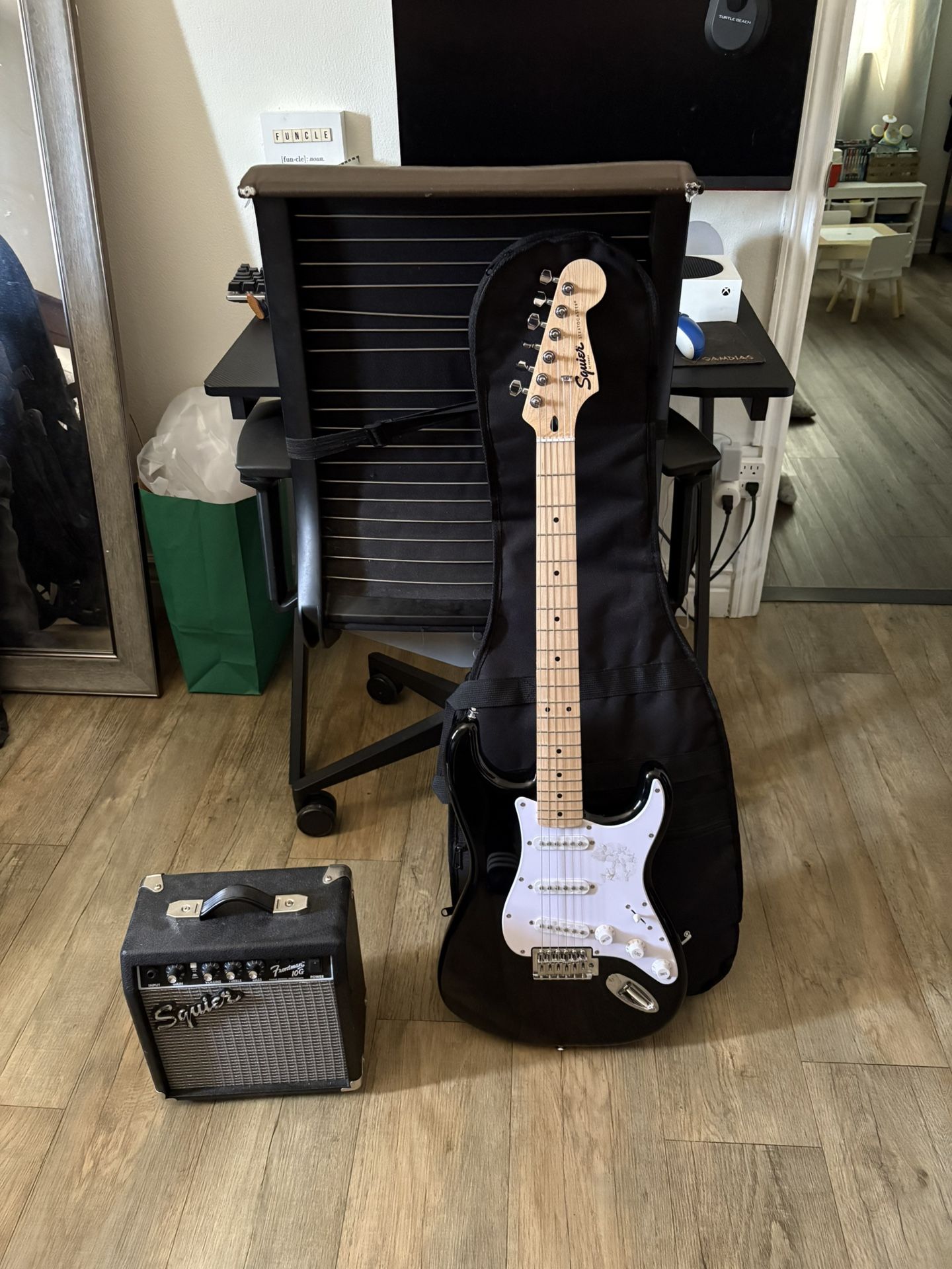 Squier Stratocaster With Amp