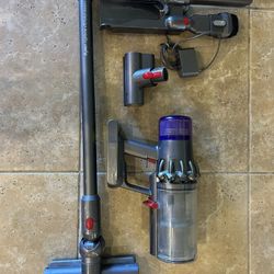 Dyson SV15 Cordless Stick Vacuum - Preowned