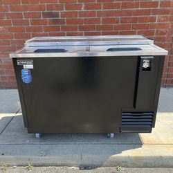 Dukers DHBC50 Bottle Cooler 50” 