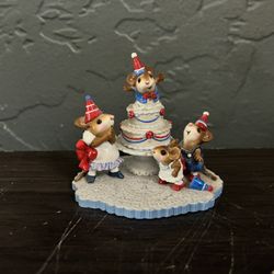 Vintage Limited 2002 “WEE FOREST FOLK” Mice titled “30th Anniversary Party”.