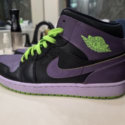 Jordan 1 RetroNight Vision Joker