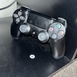 PS4 Controller