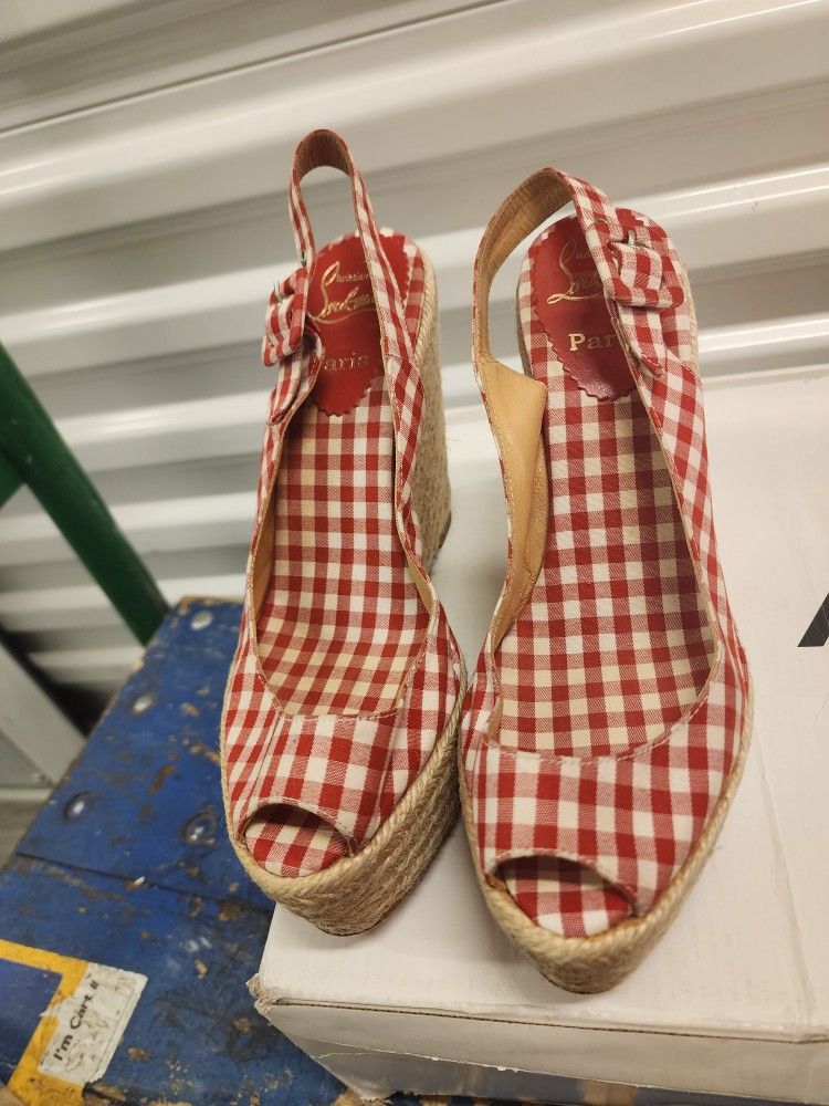 CHRISTIAN LOUBOUTIN SIZE 38 PLATFORM