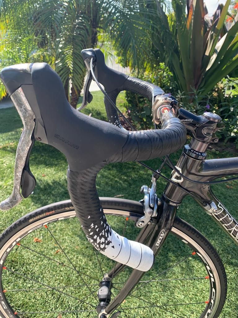 🚵‍♀️TREK 5200//💥🚴Full Carbon// Excellent Condition//52cm. Road Bike💥🚵‍♀️🤩 