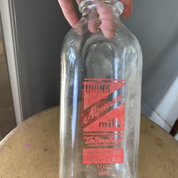 Vintage Dairy Milk Glass 