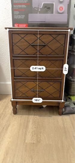 Wood 3-Drawer Nightstand with Diamond Detaill