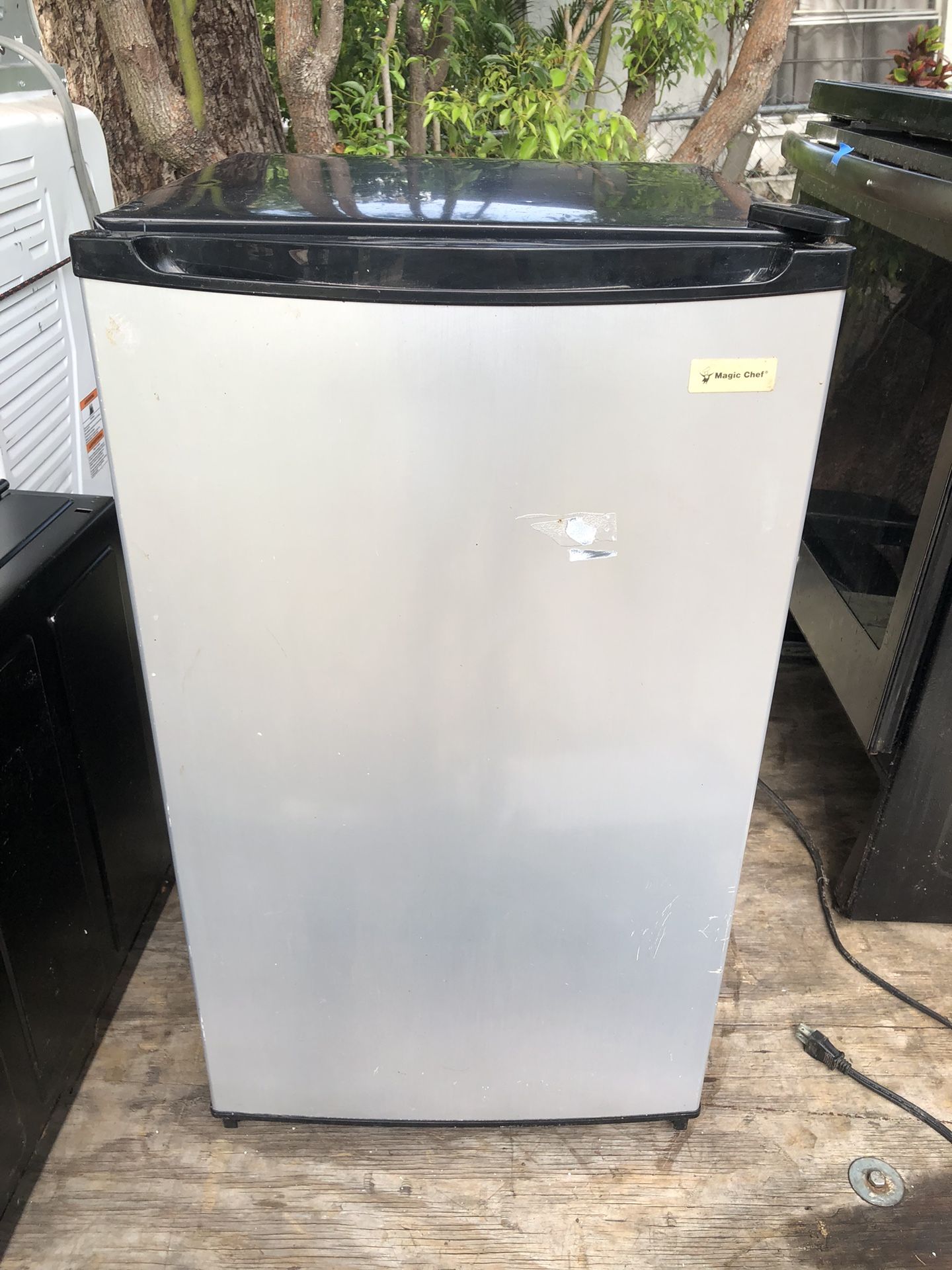 Magic Chef Mini Refrigerator