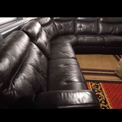SE CTIONAL GENUINE LEATHER RECLINER ELECTRIC BLACK COLOR.. DELIVERY SERVICE AVAILABLE 🚚💥💥✅