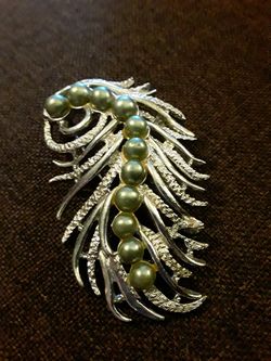 Vintage Sarah cov. brooch