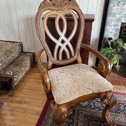 4 Regal Dining room Chairs 