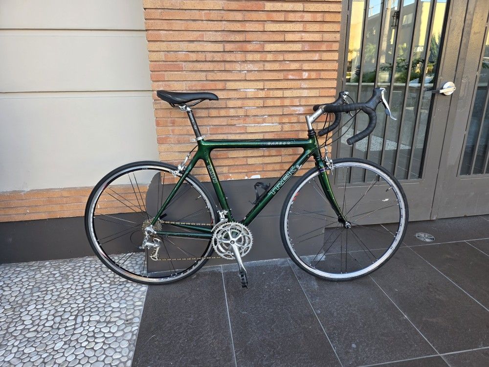 All-Carbon Trek 5200 Road Bike 