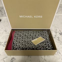 Michael Kors Scarf And Hat