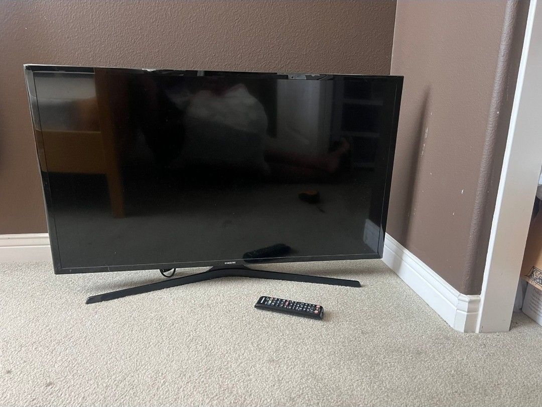35 Inch Smart TV Samsung