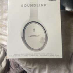 Bose White And Grey Color 