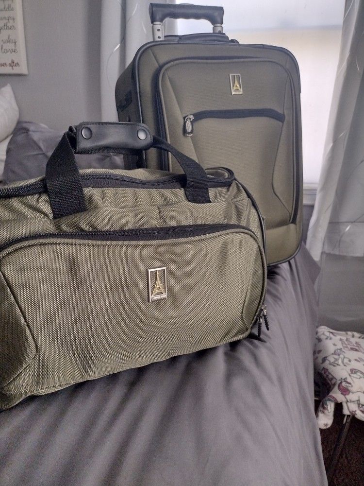 Travelpro Walk-around Lite 2 Set