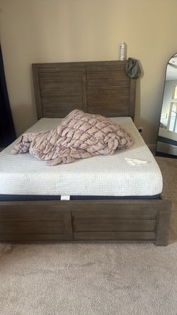 Bedroom set