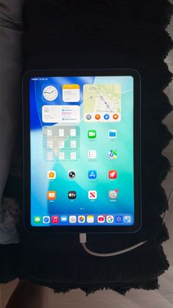Apple iPad 10th Generation - Excellent Condition!