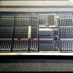 YAMAHA IM8-40 MIXING CONSOLE 
