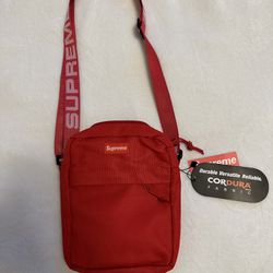 Supreme shoulder bag (SS18) Black cross body bag - Depop